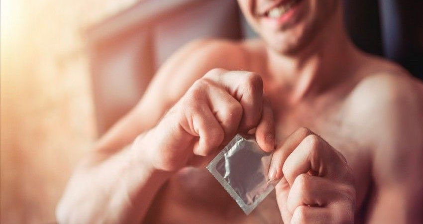 توضیحات کامل درباره کاندوم مردانه و کاندوم زنانه
