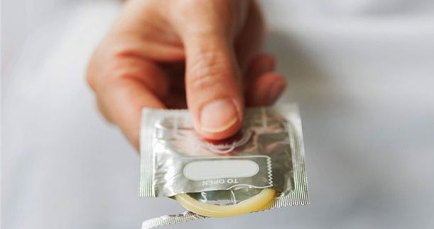 آیا کاندوم باعث زخم رحم میشود