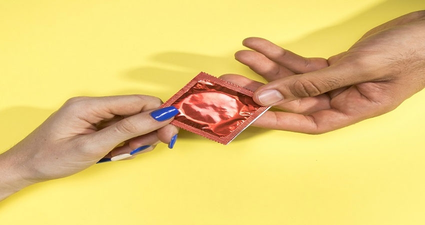 کاندوم زنانه بهتر است یا مردانه